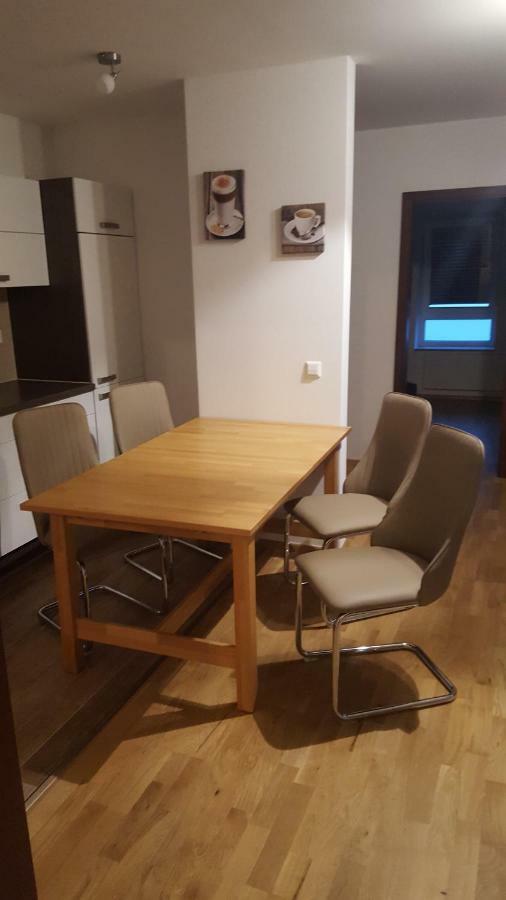 Apartments Zum Bayrisch Pub ไวเซนฮอร์น ภายนอก รูปภาพ