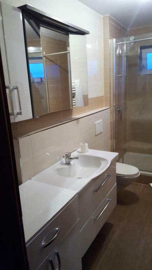 Apartments Zum Bayrisch Pub ไวเซนฮอร์น ภายนอก รูปภาพ