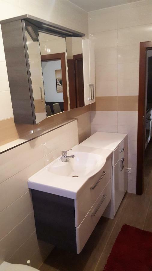 Apartments Zum Bayrisch Pub ไวเซนฮอร์น ภายนอก รูปภาพ