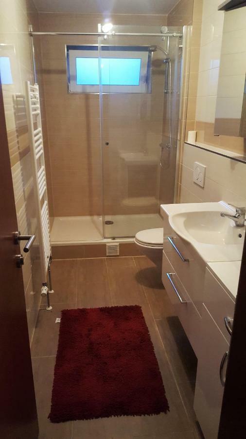 Apartments Zum Bayrisch Pub ไวเซนฮอร์น ภายนอก รูปภาพ