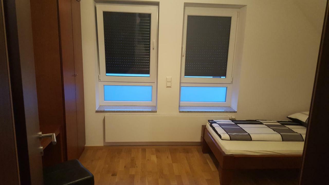 Apartments Zum Bayrisch Pub ไวเซนฮอร์น ภายนอก รูปภาพ